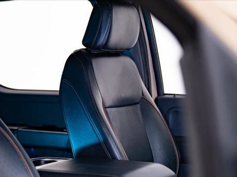 Used 2025 Ford F150 Lariat w/ FX4 Off-Road Package image 26