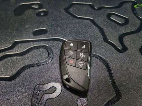 Used 2025 GMC Hummer EV 3X w/ LPO, Illumination Package AWD/4WD image 64