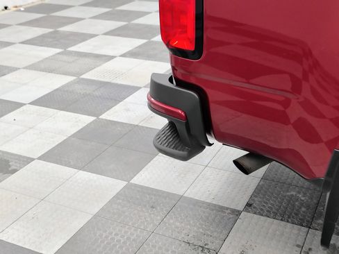 Used 2017 Chevrolet Colorado Z71 image 16