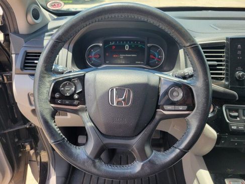 Used 2019 Honda Pilot Touring image 14