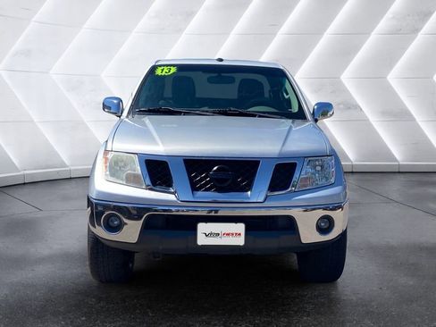 Used 2013 Nissan Frontier SL w/ Moonroof Pkg AWD/4WD image 2