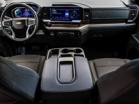 Used 2023 Chevrolet Silverado 1500 LT image 34