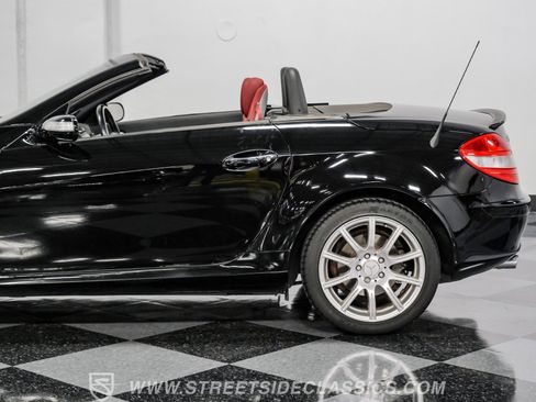 Used 2005 Mercedes-Benz SLK 350 image 23
