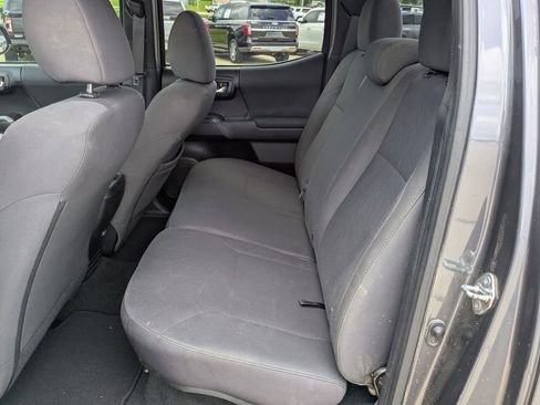 Used 2018 Toyota Tacoma TRD Sport w/ Technology Package AWD/4WD image 7