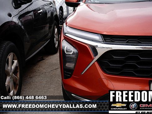 Certified 2024 Chevrolet Trax LT FWD image 8