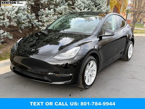 Used 2022 Tesla Model Y Long Range image 3