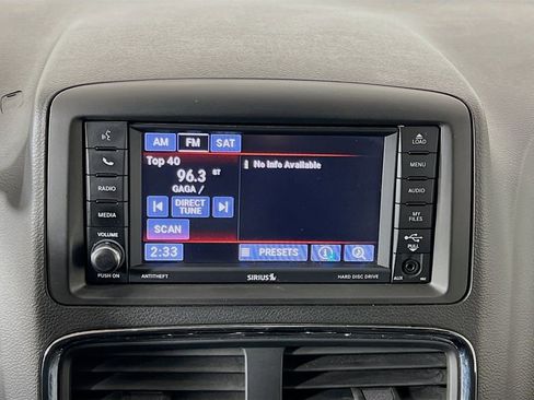 Used 2018 Dodge Grand Caravan SE w/ UConnect Hands-Free Group image 14