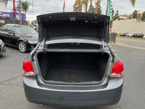Used 2013 Chevrolet Cruze LS image 7