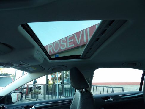 Used 2015 Volkswagen Jetta SEL FWD image 7