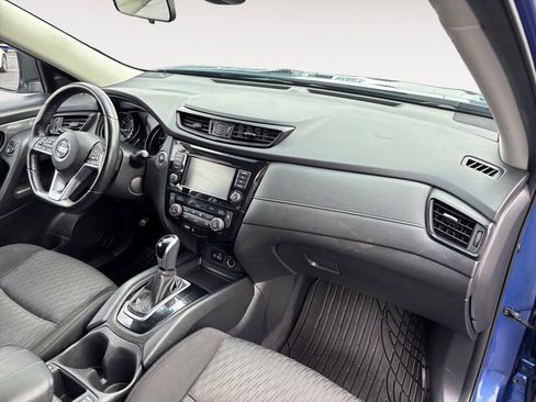 Used 2020 Nissan Rogue SV FWD image 27