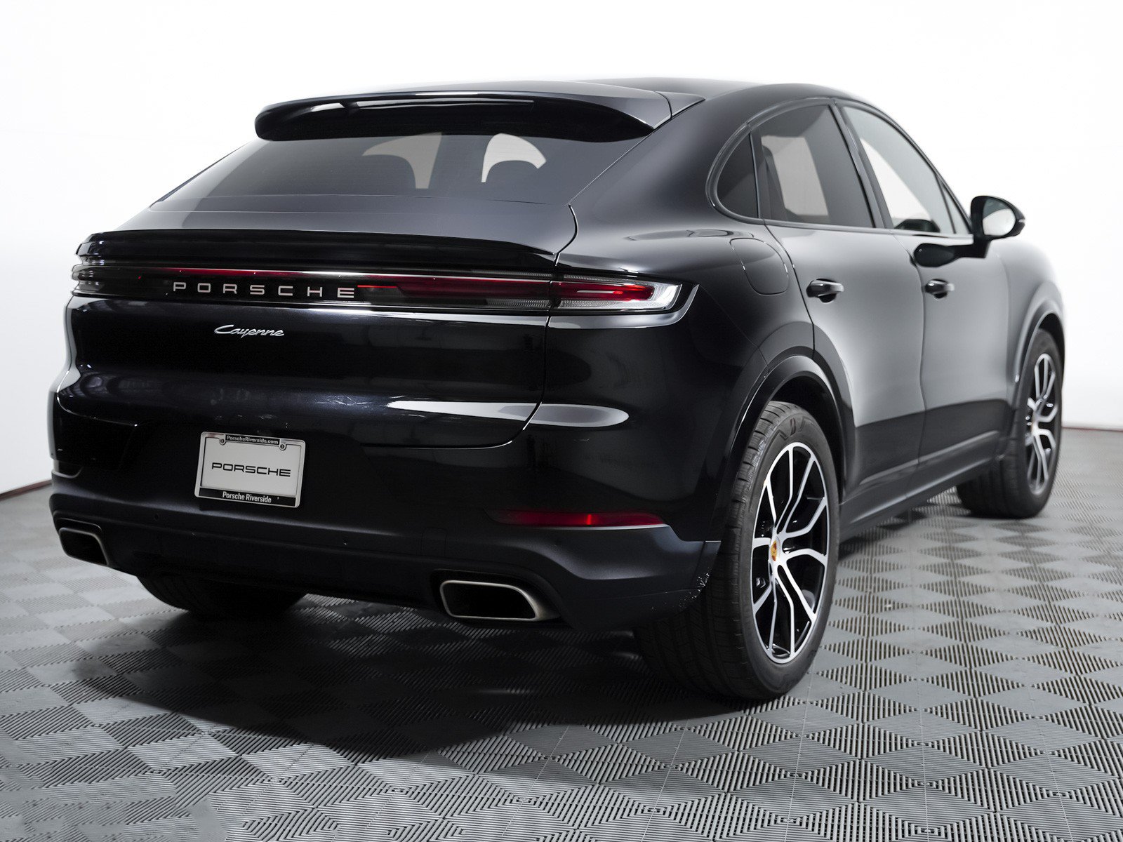 Certified 2024 Porsche Cayenne Coupe AWD/4WD image 13
