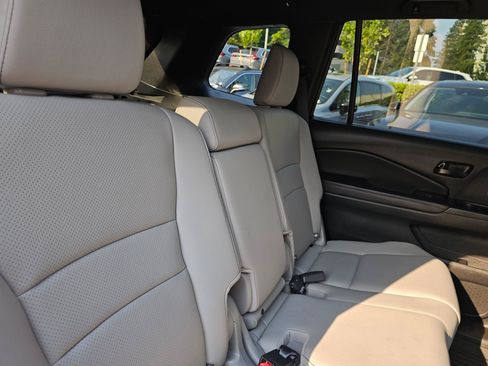 Used 2023 Honda Passport EX-L image 14