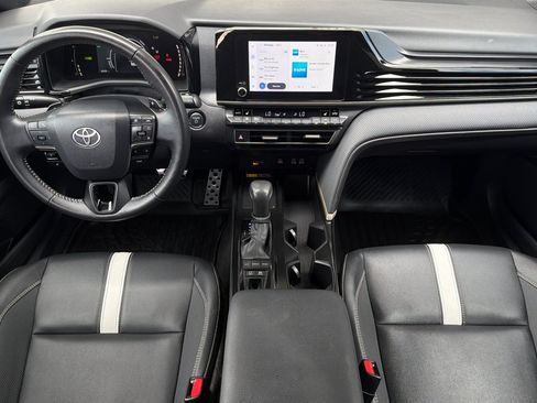 Used 2025 Toyota Camry SE w/ Convenience Package FWD image 15