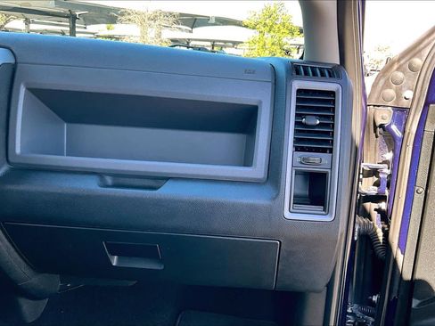 Used 2017 RAM 1500 Express image 18