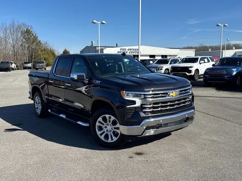 Used 2022 Chevrolet Silverado 1500 LTZ image 2