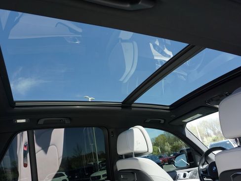 Used 2024 BMW X5 M60i w/ Climate Comfort Package image 26