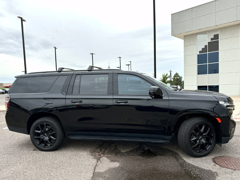 Used 2023 Chevrolet Suburban RST w/ Luxury Package AWD/4WD image 6
