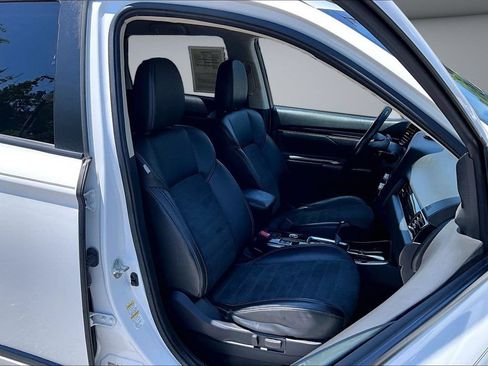 Used 2020 Mitsubishi Outlander SE AWD/4WD image 30