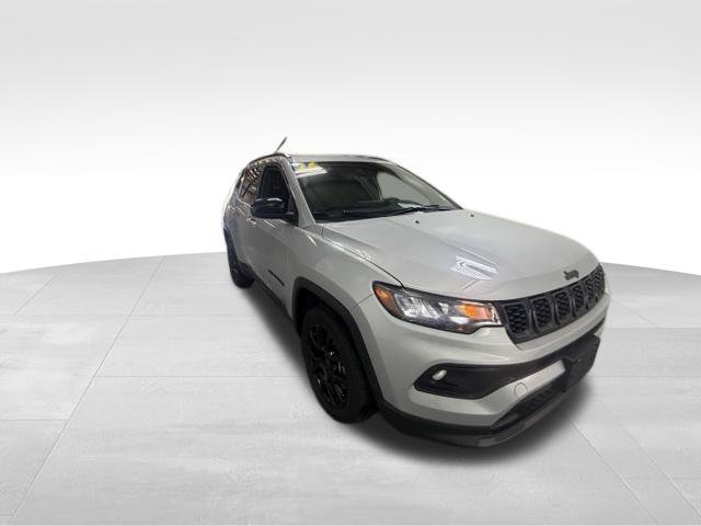 Certified 2026 Jeep Compass Latitude AWD/4WD image 6