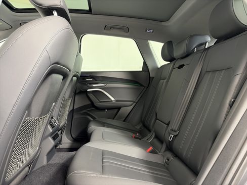 Used 2025 Audi Q5 Premium Plus w/ Premium Plus AWD/4WD image 7