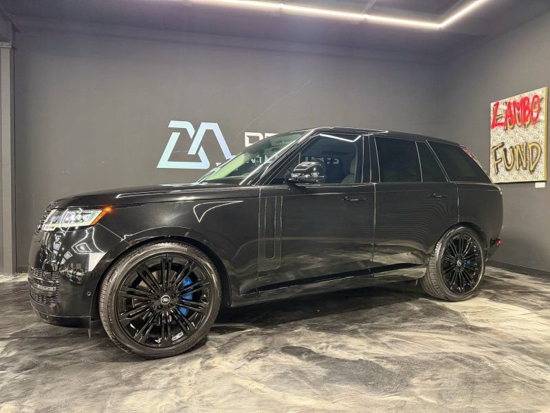 Used 2024 Land Rover Range Rover SE AWD/4WD image 1
