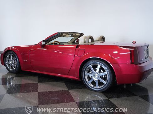 Used 2005 Cadillac XLR image 8