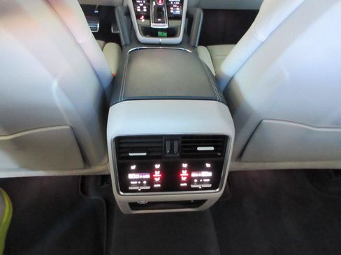 Used 2021 Porsche Cayenne S AWD/4WD image 41