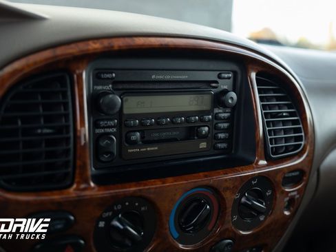 Used 2001 Toyota Tundra Limited image 28