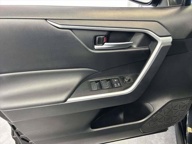 Certified 2025 Toyota RAV4 XLE AWD/4WD image 16
