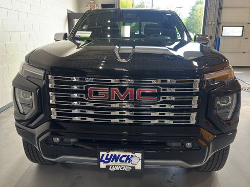 Used 2024 GMC Canyon Denali AWD/4WD image 7