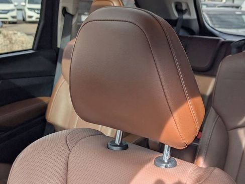 Used 2022 Subaru Ascent Touring image 14