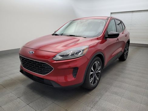 Used 2021 Ford Escape SE w/ SE Sport Appearance Package FWD image 2