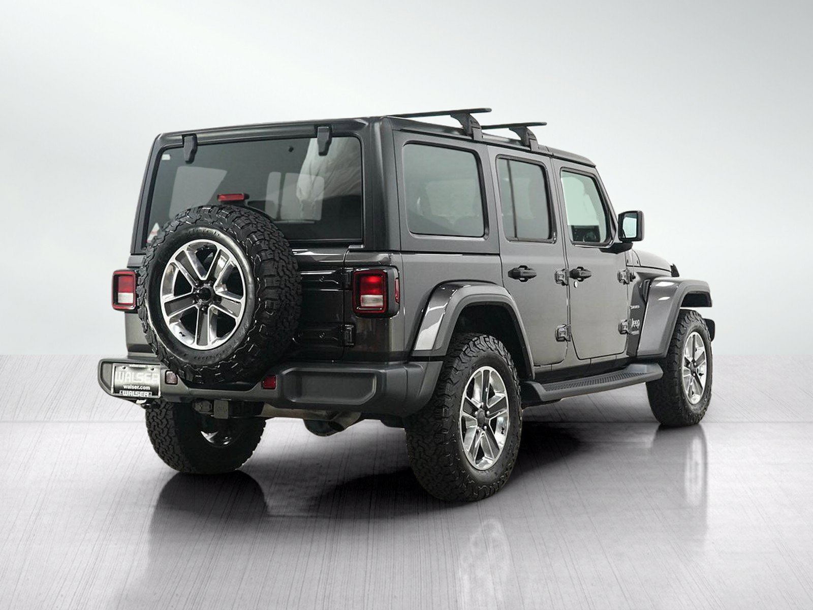 Used 2018 Jeep Wrangler Unlimited Sahara w/ Cold Weather Group AWD/4WD image 5