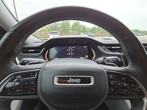 Used 2022 Jeep Grand Cherokee L Overland w/ Luxury Tech Group IV RWD image 25