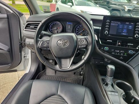Used 2023 Toyota Camry SE FWD image 17