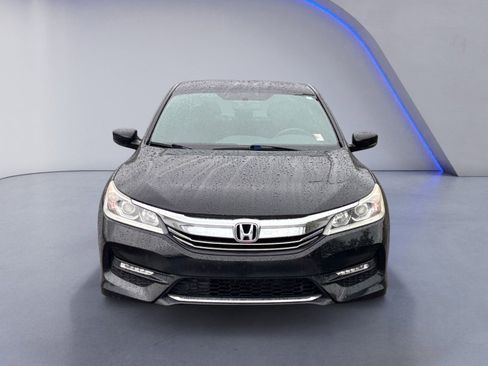 Used 2017 Honda Accord Sport image 8