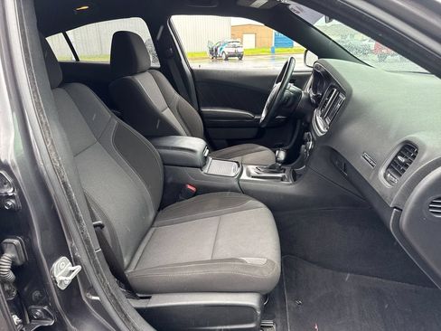 Used 2020 Dodge Charger SXT w/ Blacktop Package RWD image 10