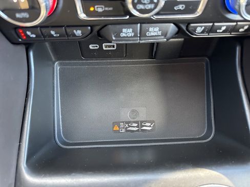 Used 2023 GMC Yukon SLT image 24