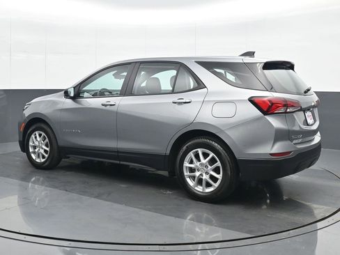Used 2024 Chevrolet Equinox LS image 4