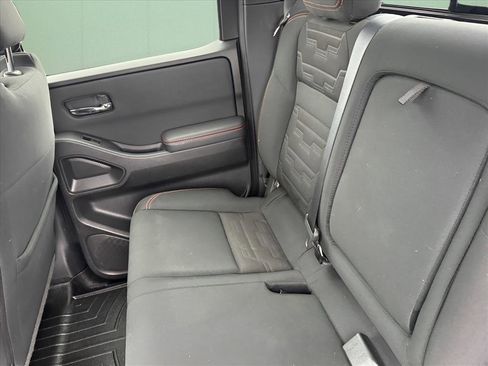 Used 2022 Nissan Frontier Pro-X image 9