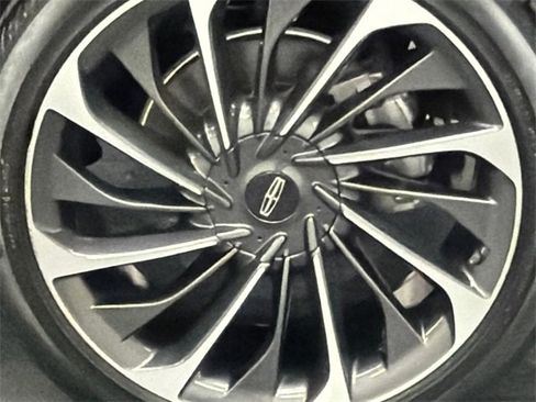 Certified 2022 Lincoln Aviator Reserve w/ Equipment Group 201A image 5