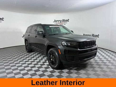 Used 2024 Jeep Grand Cherokee L Altitude image 6