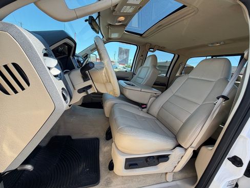 Used 2010 Ford F350 4x4 Crew Cab Super Duty image 10