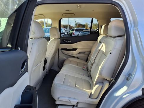 Used 2021 GMC Acadia Denali w/ Denali Technology Package image 11