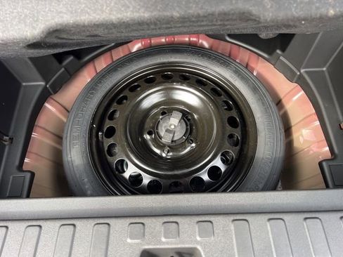 Used 2023 Chevrolet Equinox LT image 30