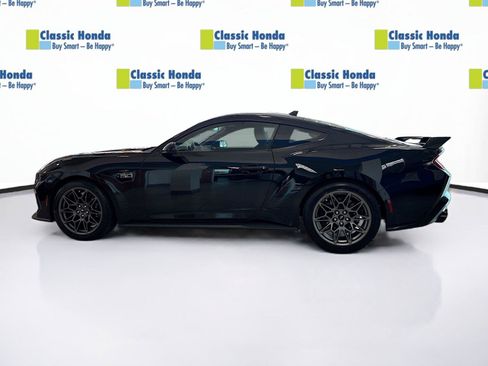 Used 2025 Ford Mustang GT w/ GT Performance Package RWD image 4