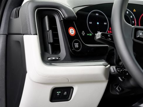 New 2026 Porsche Cayenne Coupe AWD/4WD image 11
