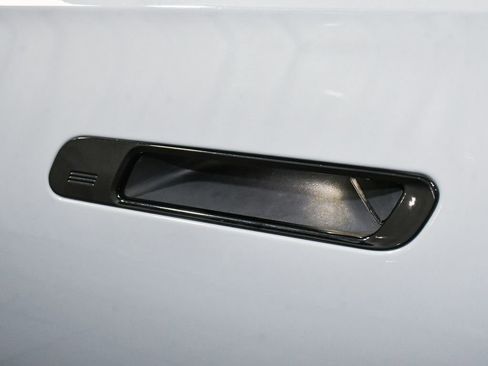 Used 2024 BMW i7 xDrive60 image 12
