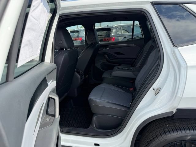 Certified 2026 Volkswagen Tiguan SE R-Line AWD/4WD image 14