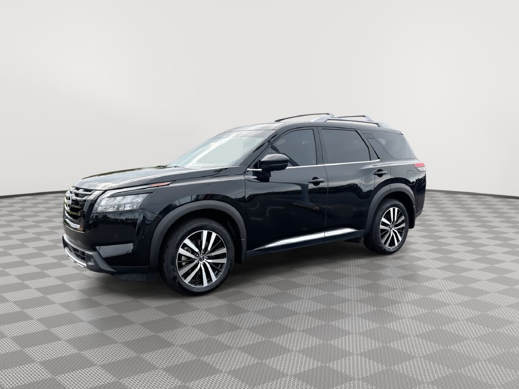 Certified 2025 Nissan Pathfinder Platinum w/ Lighting Package (N92) AWD/4WD image 7